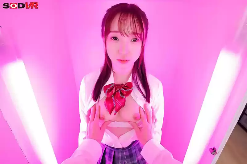 【VR】【8K】人間がドールに?!注文したら委員長は突如消えて、箱入りドールとして家に届いた 雅子りな