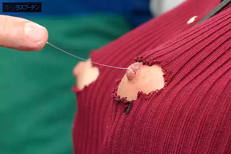 満員電車で羽交いじめにされ切り裂きマキシワンピの隙間から乳首だけを徹底的に開発されるアヘ顔敏感女2 小野坂ゆいか