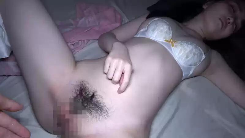 二の宮すずか 暗闇でイタズラ中出し
