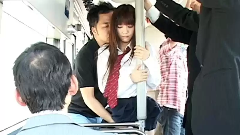中出し痴●バス女子校生 みづなれい