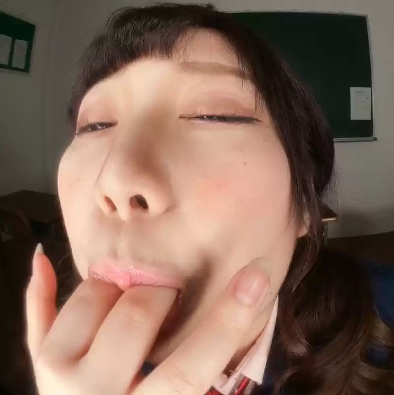 【VR】爆乳J●が先輩と教室で校内射精 夏希ゆめ