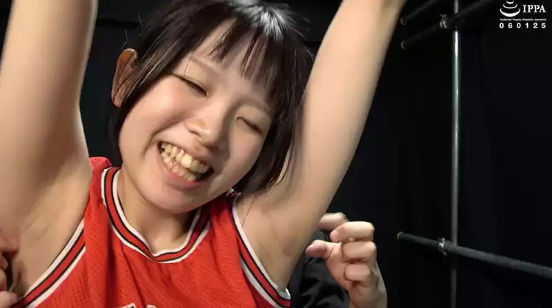 「【くすぐり】バスケユニフォームの柚乃ちゃんをバンザイ拘束でくすぐりまくり！」わかしラボWAKA-082 牧河柚乃 3