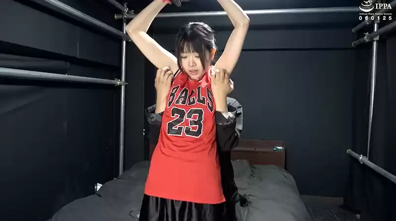 「【くすぐり】バスケユニフォームの柚乃ちゃんをバンザイ拘束でくすぐりまくり！」わかしラボWAKA-082 牧河柚乃 3