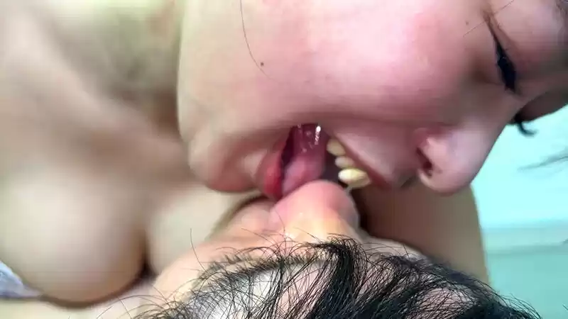 優しい言葉責めをしてくれるゆのちゃんがM男に濃厚鼻フェラ