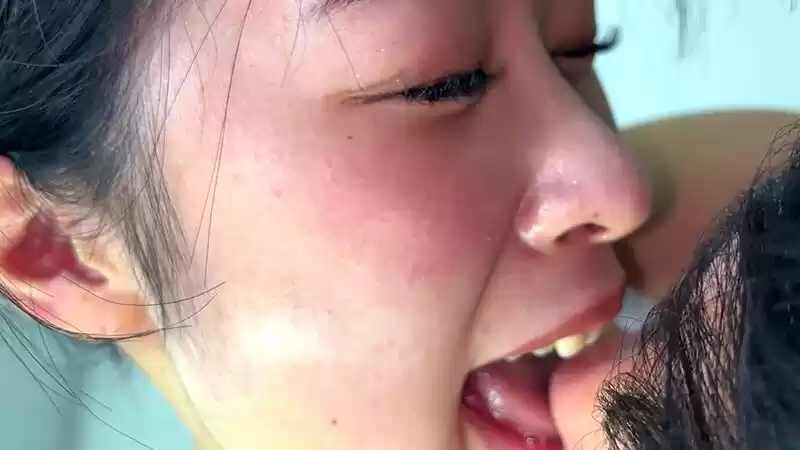 優しい言葉責めをしてくれるゆのちゃんがM男に濃厚鼻フェラ