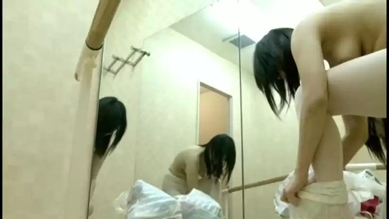 新体操教室の控え室盗撮 3
