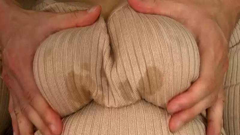 デカ乳に張りつく着衣巨乳の姉に媚薬を飲ませると摩れるだけで感じる超敏感ボディに！おっぱい激揺れさせるデカチン突きに痙攣！しながら何度もイキ果てる！