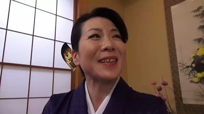 熟女レズ 自慰と放尿 大石忍 本間夏子