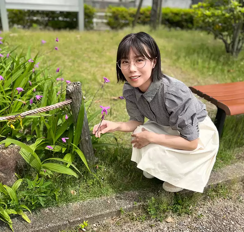ガリ勉めがねっ娘を呼び出して変態オヤジが受けさせた媚薬つき性活指導 雨宮あや花