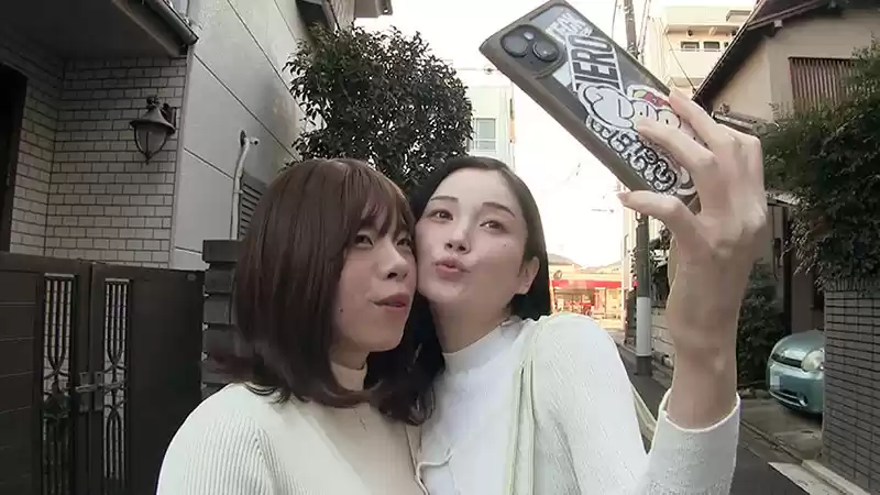 ～僕と彼女の女装レズ日記～ ズボンを汚してしまった僕に女上司が自分のスカートを貸してくれて… ゾクゾクする裏地の感触に思わず勃起してしまい男の娘になってレズられた僕 本田もも