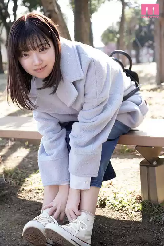 新人・20歳 こう見えて、脱いだら凄いんです 笑顔が可愛い敏感Fカップボイン子供服の販売員さんAV debut 森下ことの