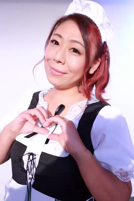 五十路アイドル「GoziU」デビュー！ゴジューの美熟女たちが歌って踊ってLIVEでポロリ！完全版