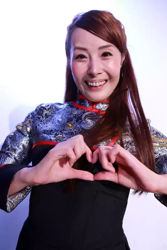 五十路アイドル「GoziU」デビュー！ゴジューの美熟女たちが歌って踊ってLIVEでポロリ！完全版
