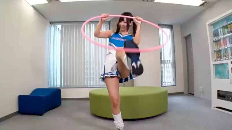 挑発するチア娘。2