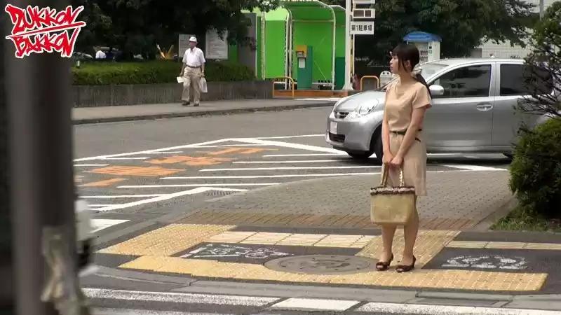 ご近所の人妻と中出し乱交
