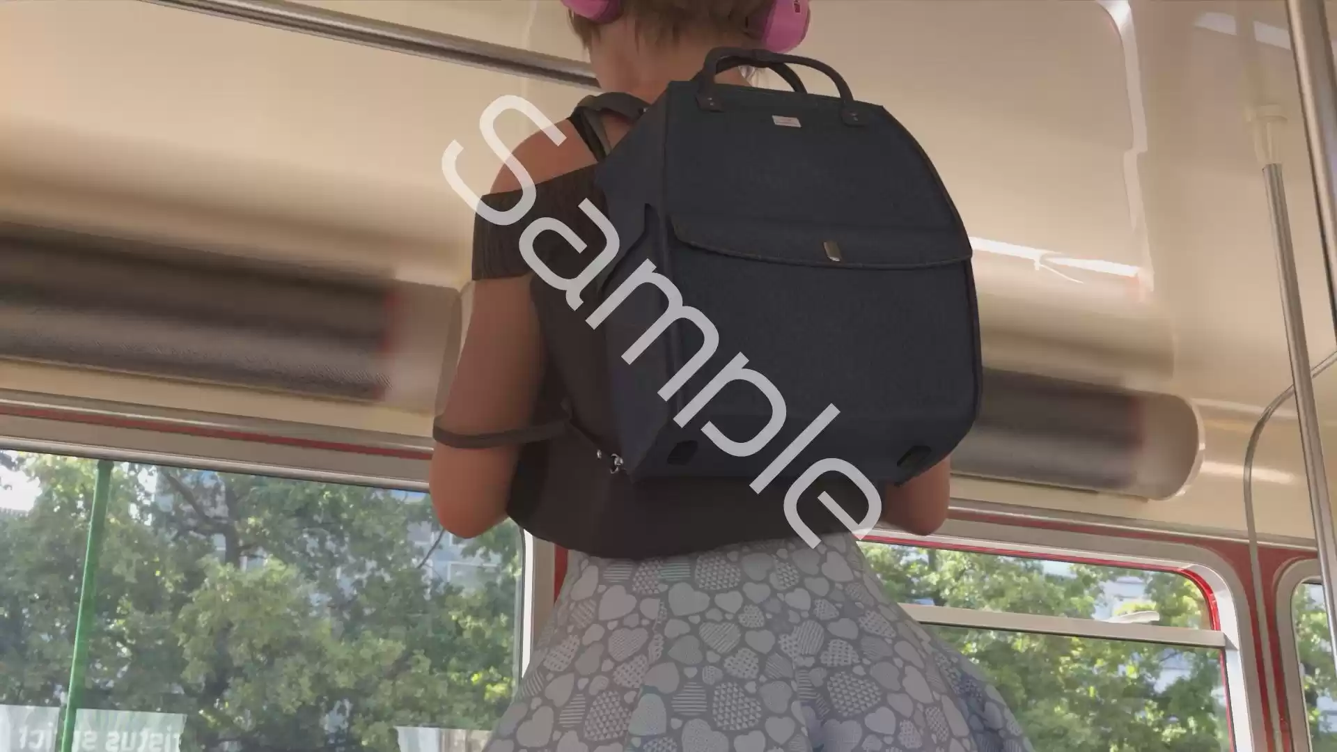 一ノ瀬廻里・私服登校日の通学途中のバス内でスカート内逆さ撮り盗撮の被害に遭う:フロント版PV11(のーぱん★パンティ履いてない)