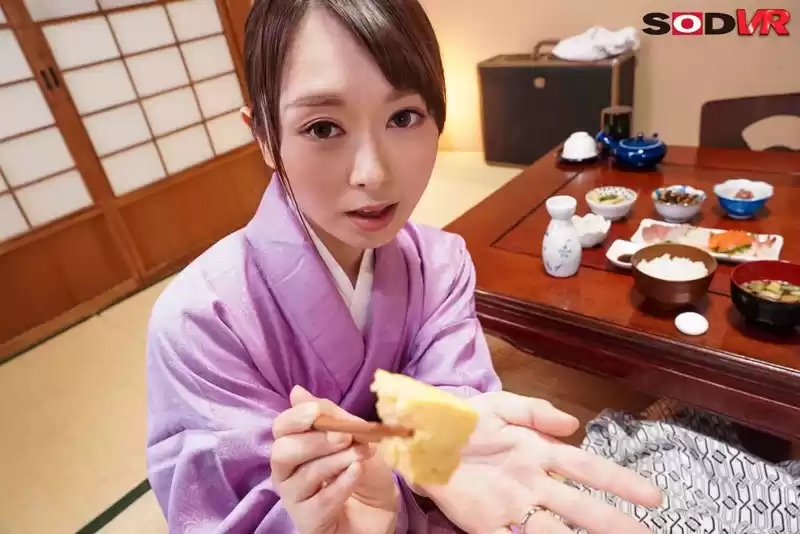 【VR】美人若女将が評判の宿 一目惚れされて一晩中ず～～っと精子搾り取られた！！ 桜井萌（29）