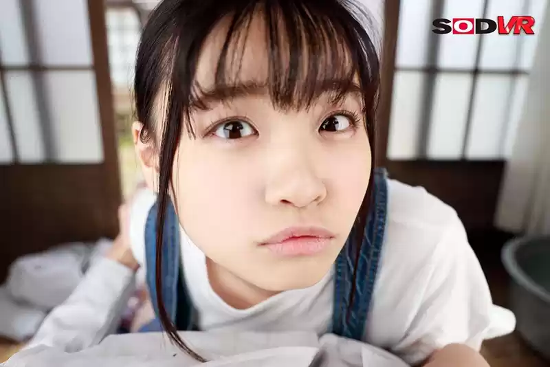 【VR】性欲ありすぎる年下絶倫美少女19歳♪ピチピチマ○コに連続8発膣奥射精！！ 花音うらら
