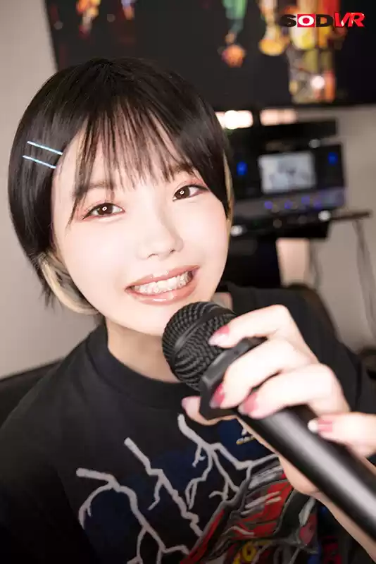 【VR】ビジュ最高女子のいちかちゃん カラオケで酔って寝てるサークルのみんなにバレないようにドちゃくそセックスした… ＃ボーイッシュ ＃カラオケSEX 松本いちか