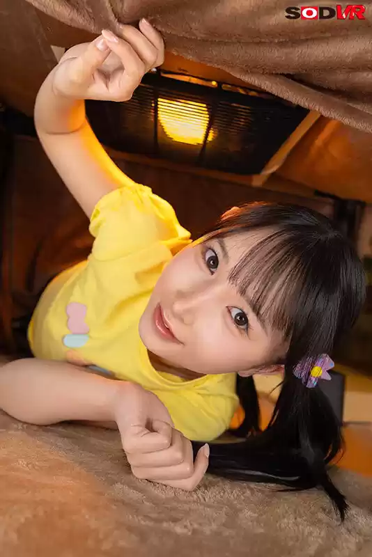 【VR】【8K】7の段は苦手だけど乳首いじりは100点満点な妹とこたつの中で常に密着生ハメピストン！！由良かな