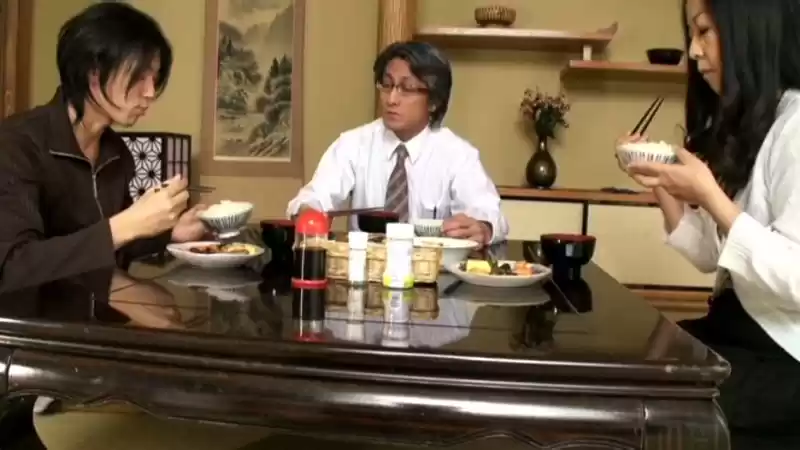 母と義母の近親相姦 一人の息子に淫乱母二人