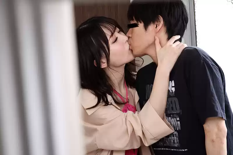 即ヤリ専門！入室5秒で唾液たっぷりのベロちゅうで悩める絶倫M男君をビンビンにさせる小悪魔ギャル 天馬ゆい 20歳