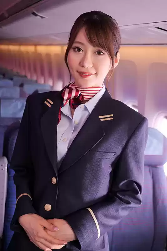機内の乗客は僕(絶倫)ひとり!暇を持て余すドエロいTバック痴女CAに囲まれて出発から到着まで何度もヤられまくった