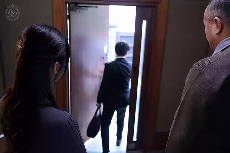 夫が出社して帰宅する定時9時から18時まで…義父と’孫作り’の中出しSEXに励んでいます―。 与田りん