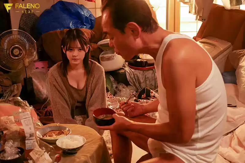 ゴミ部屋に住む臭チ〇ポおじさんと美少女の性交4時間ベスト【FALENOマニアック特選】