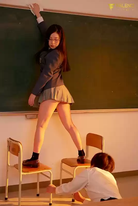 常に食い込むTバック＆Tフロントでパノラマビュー誘惑してくる真面目なムッツリ女子●生 沙月恵奈