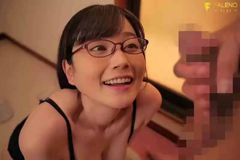 イッてるとこ見せて？彼女のお姉さんは射精の瞬間見たがりなチ○ポ中毒 本田もも