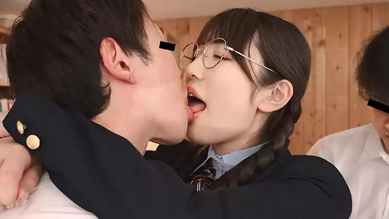 マワされ願望！脱いだら凄いクラスの地味な人見知りJ系は乱交にどハマり！笑顔で全員にハメ倒される変態娘 浦上ひのり