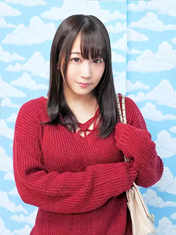 池袋で見つけた心優しい働くお姉さん 童貞くんのオナニーのお手伝いのつもりがセックス練習ってことで素股していてヌルっと入って筆おろし！？ 篠宮ゆり