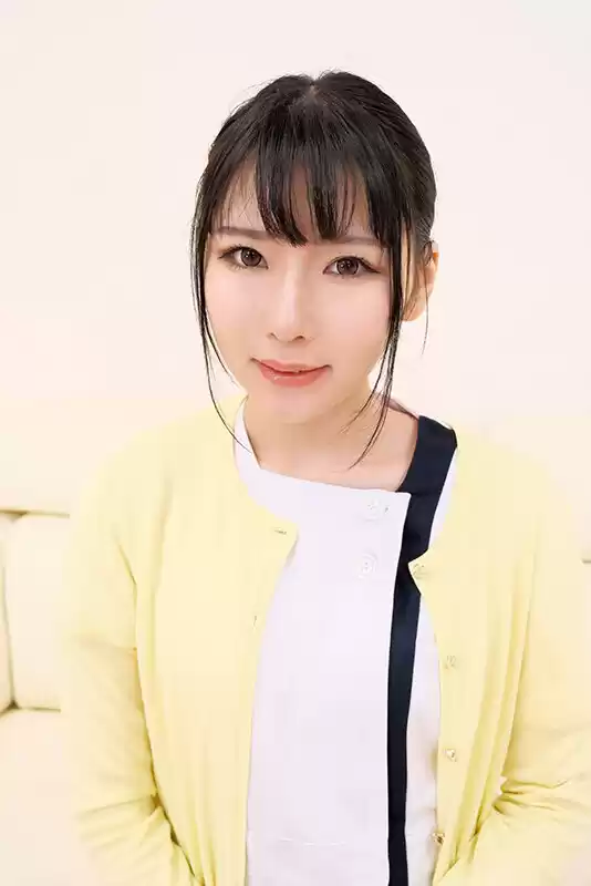 完全顔出し現役ナースをガチナンパ！白衣の天使がEDに悩む男を改善！ギン勃ちしたら喜んで中出しセックスまでさせてくれました！くるみさん 涼花くるみ