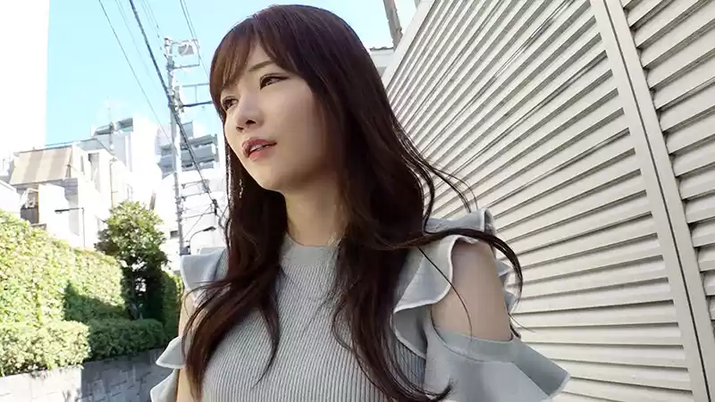 彼氏を喜ばせたい素人女子がメンズエステ密着マッサージ講習体験！ 超照れながらオイルヌルヌルエステ施術中に密着しすぎて勃起チ○ポがパンツ越しにグリグリ2cm挿入！！ ののさん 結城のの
