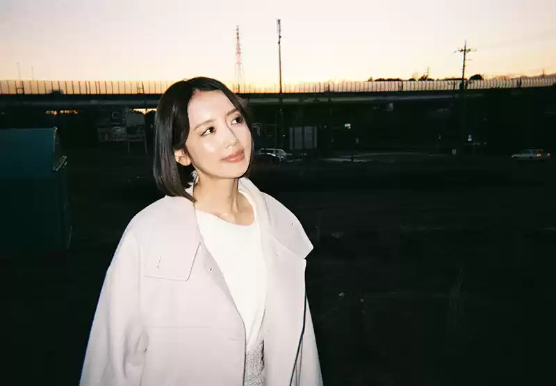 昔3-4回肉体関係を持った同僚の美咲かんなに3年ぶりに誘われて…1日限定の火遊び不倫デートで何度もゴックンと中出しをした