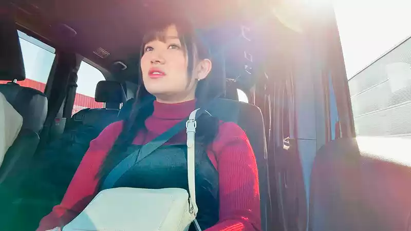 会社で噂の隠れ巨乳OL小梅えなに仕事相談でドライブデートを持ちかけられ…興味本位でラブホに入りパイズリをしたら火がついて1日限定‘痴女モード’でドピュドピュ挟射不倫をした