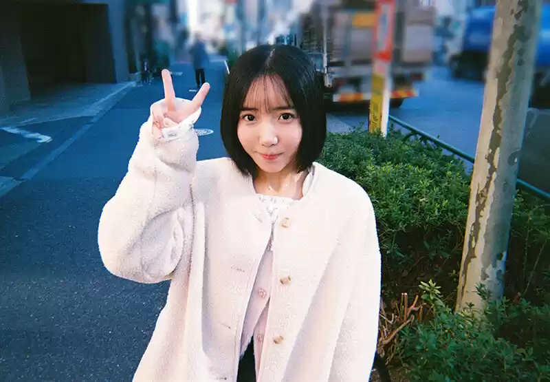 園内で知り合った保育士さん美咲音と2-3回軽いデートをした後に今度は1日中会いたいと誘われたのでドライブすると信号待ちでキスされホテルデートを持ち込まれ何度も精飲と中出しをせがまれた