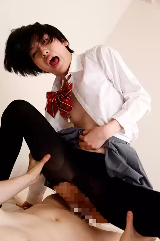 オナホ使ってみたい！だから君のオチ〇チン出してみせてよ！僕の勃起チ〇ポ見て、マ〇コも濡れちゃった女の子！ 水谷梨明日