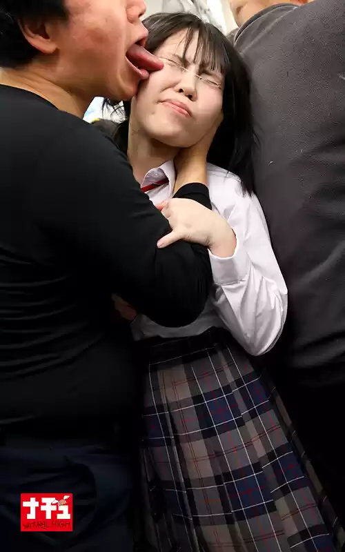 巨乳少女羞恥電車4 発育した胸を変態性癖で汚しまくれ！