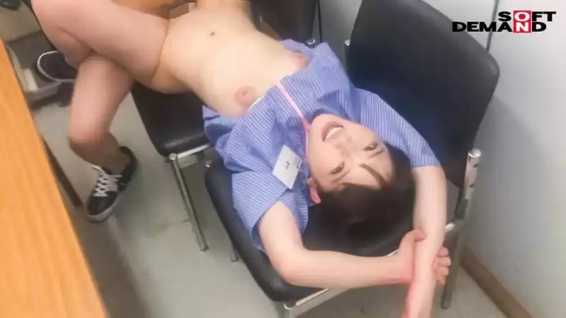 憑依バカッター バイトのキュートチャイニーズに憑依して好き放題大暴れ！！ 御坂りあ
