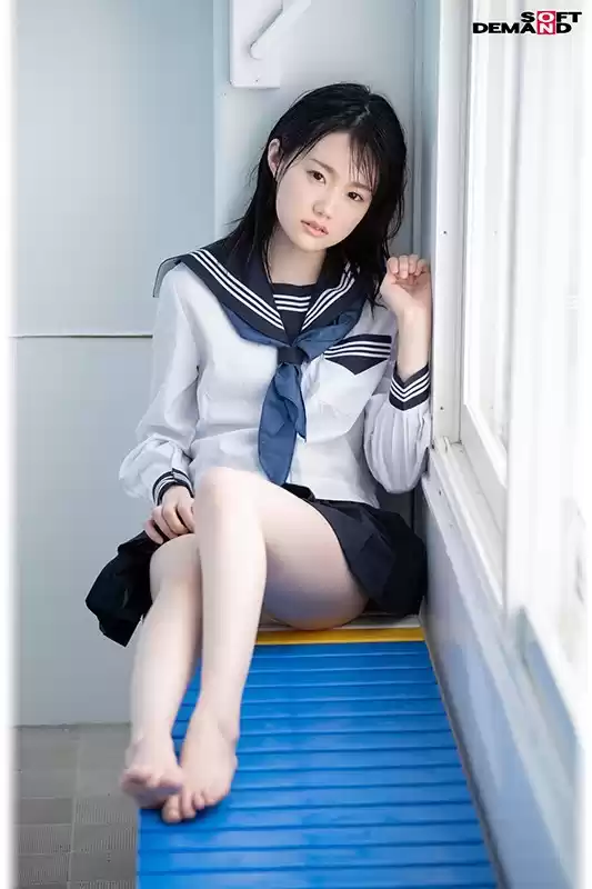 青春汁まみれ みずみずしくフレッシュな身体から汁、汗、潮、精子が弾け飛ぶ！どっぴゅん12発！！本物アイドル！！ 白城リサ