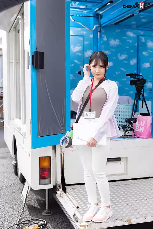 元地方局アナ転職！SOD入社2週間目 元気なGカップ美人ADが初めてのロケ「マジックミラー号 街中で声を掛けた心優しい保母さんが童貞くんを赤面筆おろし！」でナンパ失敗でまさかの代打AV出演？？ 優里なお
