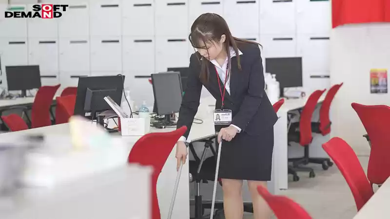 新卒2年目 編集部 生田優梨 初AV出演 私は社畜ではなく、ただのチンチン推しって感じです！