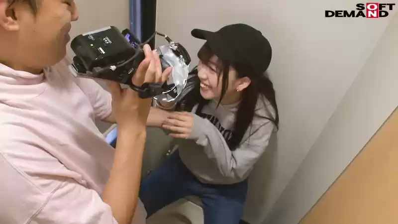 三田杏×マジックミラー号 ミラー越しに友達が見ている前で超恥ずかしいSEX