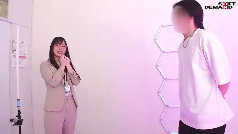 恥ずかしくって顔もアソコも真っ赤になったグラマラス エロボディ ハダカになるより恥ずかしい！脱ぎキャンBOX野球拳 プロモーション部 中途2年目 佐野星彩