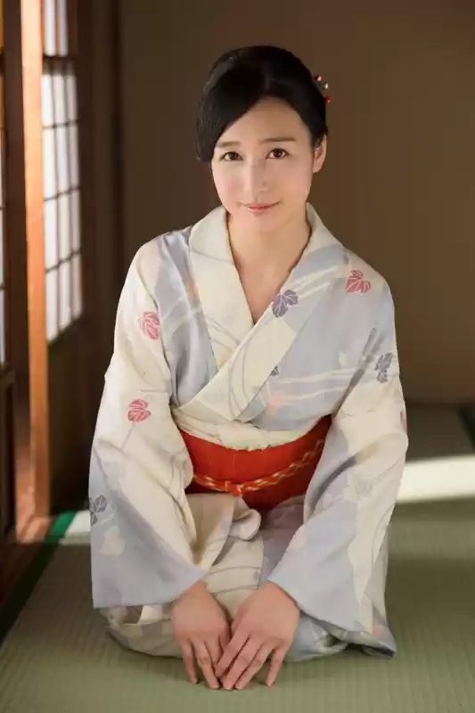 古川いおり 優しく丁寧な騎乗位であなたをご奉仕する はんなり和美人家政婦