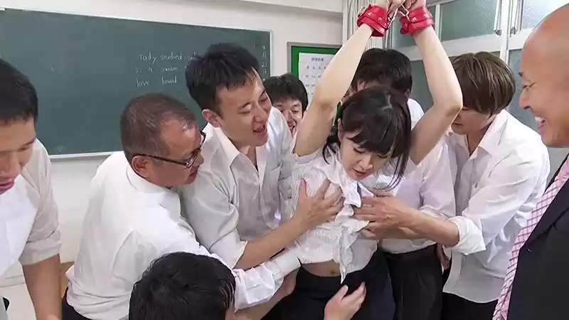 新任女教師 明里ともか マシンバイブ調教×催淫三角木馬×危険日中出し15連発 そのすべてで潮！潮！潮！25