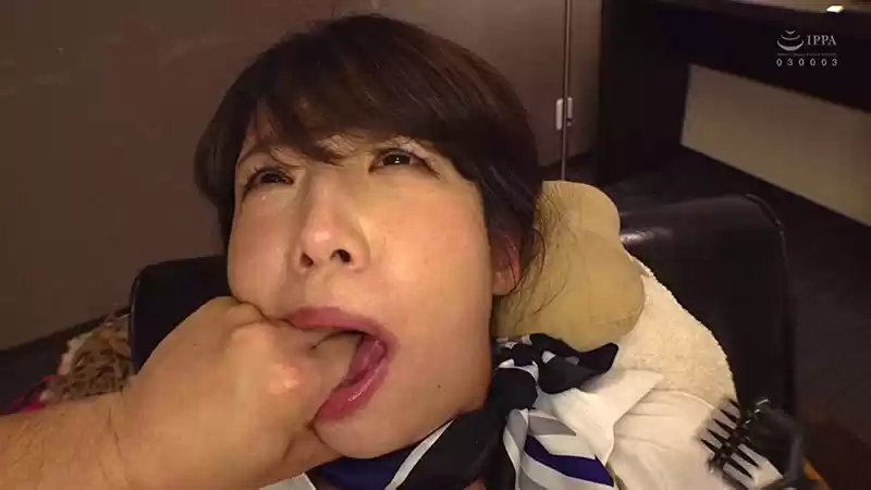 スチュワーデスin… ［脅迫スイートルーム］ 藍川美夏
