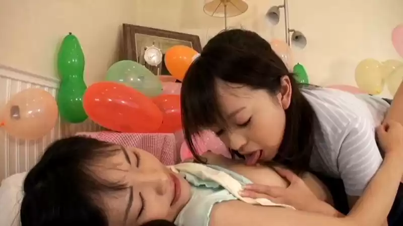 ●い姉妹 いけない関係 ~ママに内緒のレズ行為~ 初芽里奈 愛葉みう